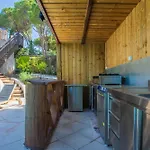 A 200m De La Villa