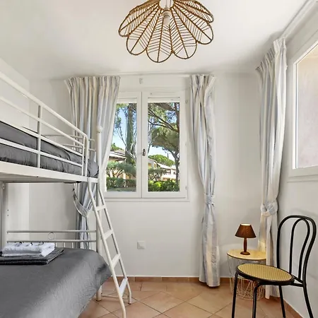 A 200m De La Willa Sainte-Maxime